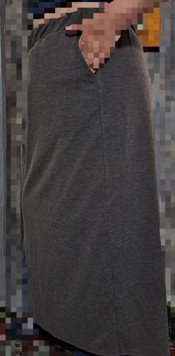 Серая новая юбка длинная