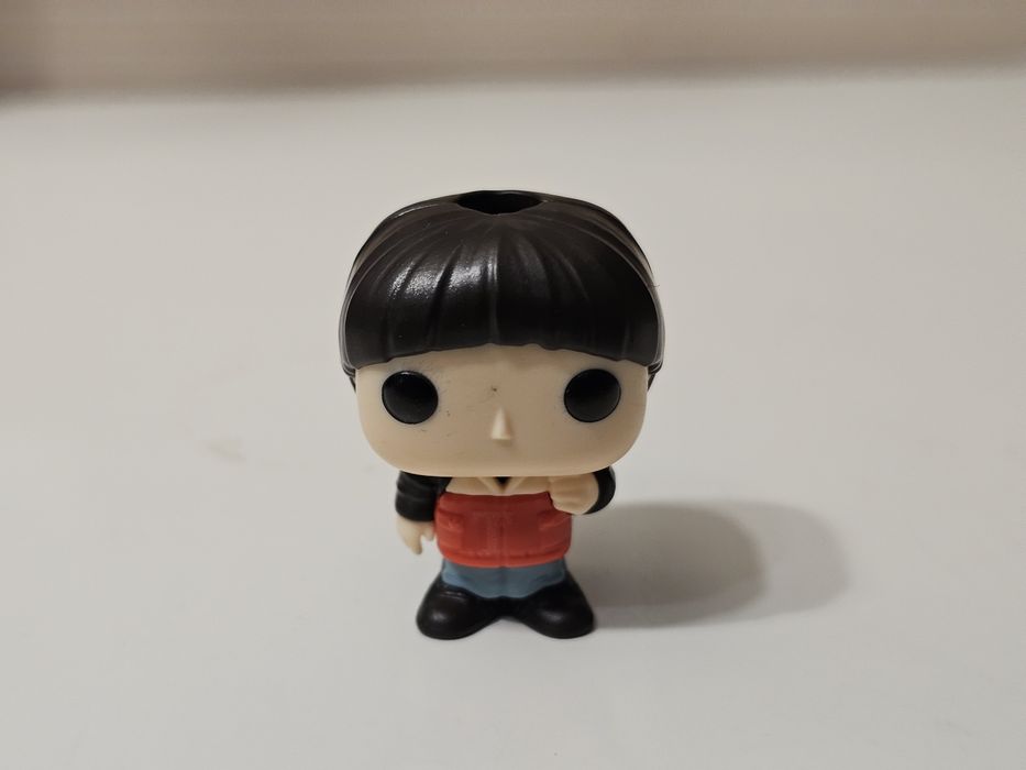 Колекционерски фигурки Kinder joy- Stranger things