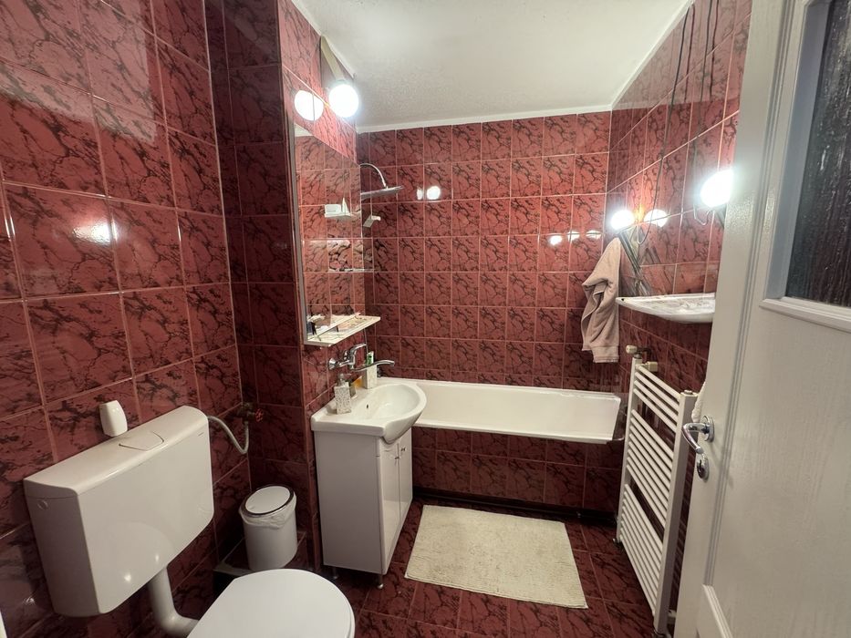 Apartament 3 camere, 68 mp, 2 băi, balcon închis – Unirii, Târgu Mureș