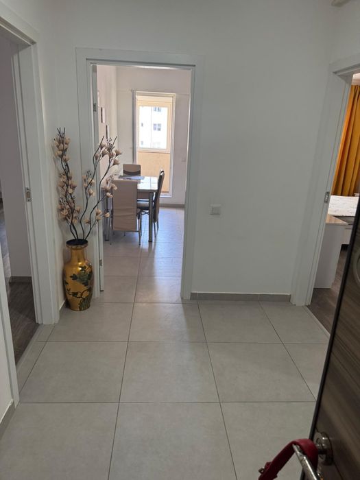 Inchiriez apartament cu 2 camere !
