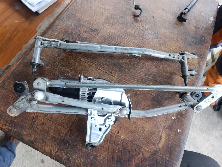 Механизъм с мотор за предни чистачки Passat 6 / Пасат 6 - 3C1955601