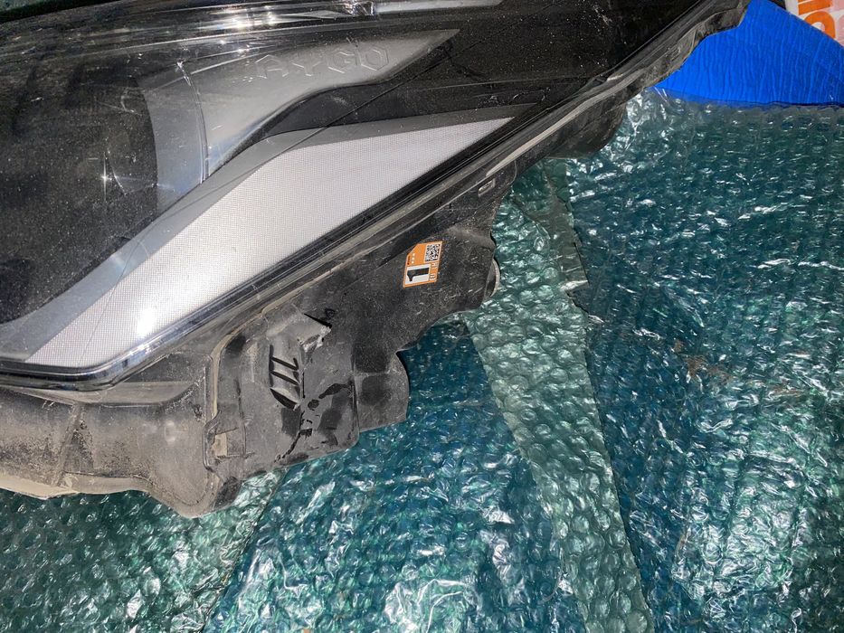 Far Toyota Aygo 2 2018 - 2021 faruri stanga dreapta lupa