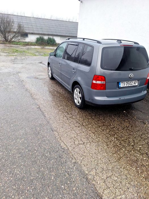Продавам Volkswagen Tauran.