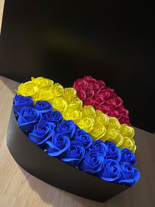 Trandafiri din sapun tricolor