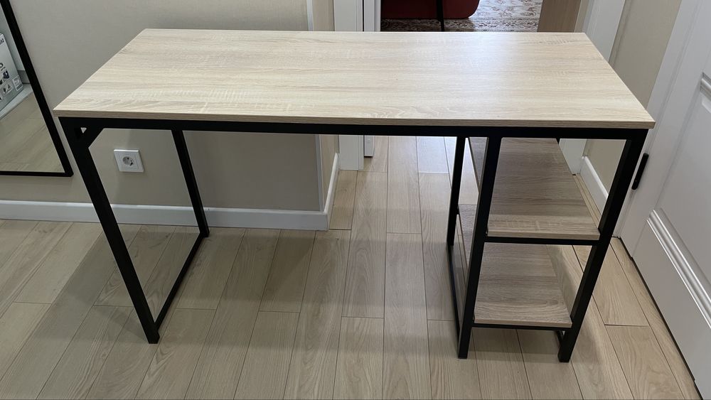 Стол письменный, 5.000