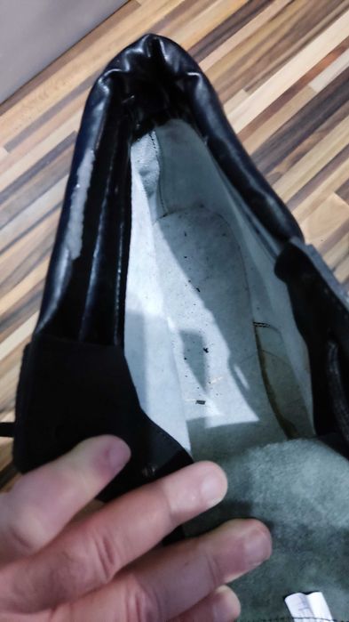 Vand 2 perechi bocanci piele noi numarul 42