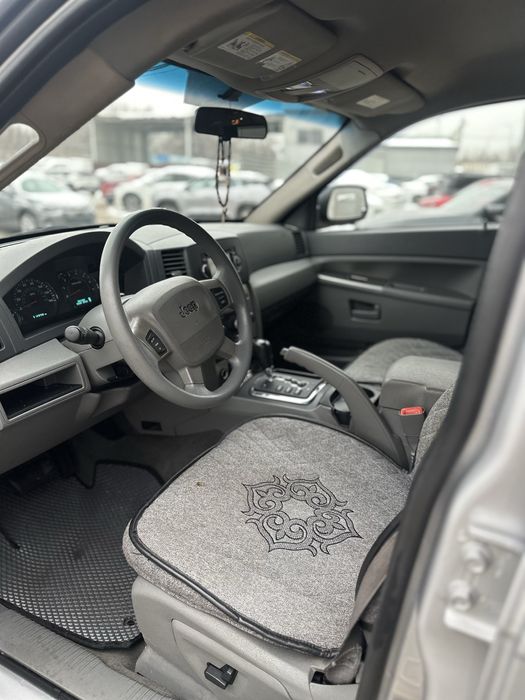 Jeep Grand Cherokee 2005 год