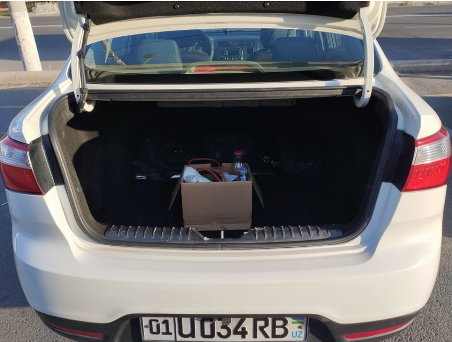 KIA Rio 2013 года. Пробег 90000