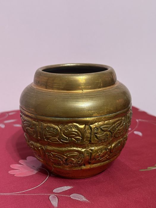 Vas decorativ vintage din alamă