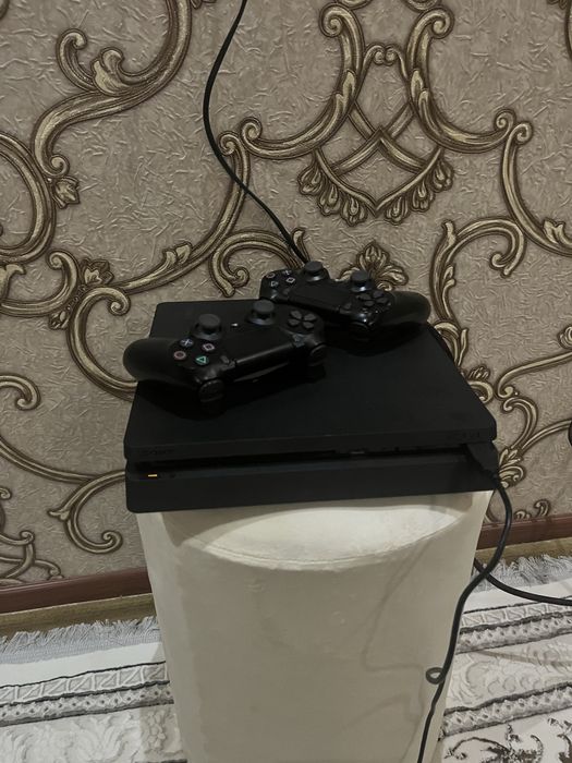 Playstation 4Slim