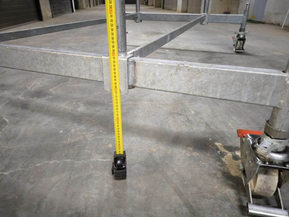 Închiriez schela mobila de interior și exterior