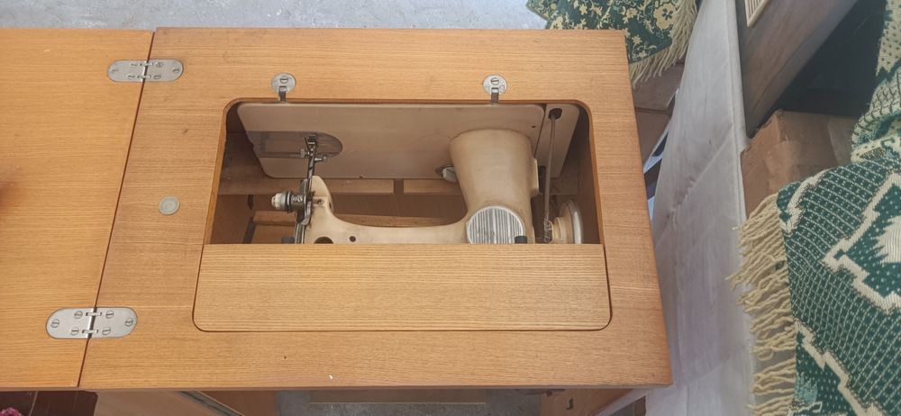 Крачна шевна машина ПМЗ