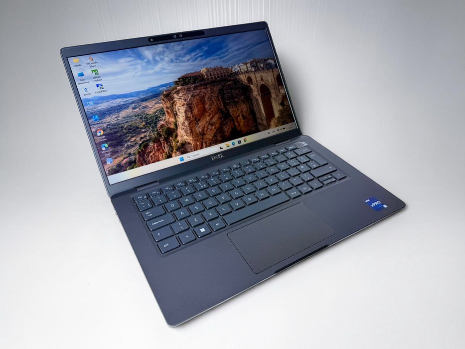Dell Latitude 7330 13.3" FHD IPS i5-1245u 16GB LPDDR4X 256GB NVMe Бат. 8ч Win 11 Гаранция!