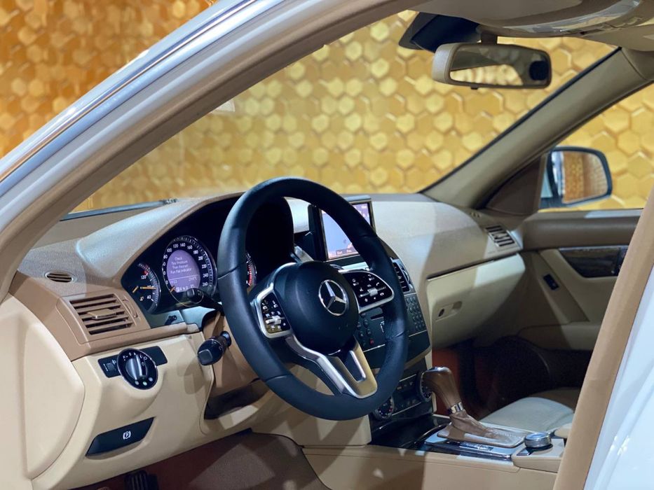 W 204 (C 200) Mercedes Benz