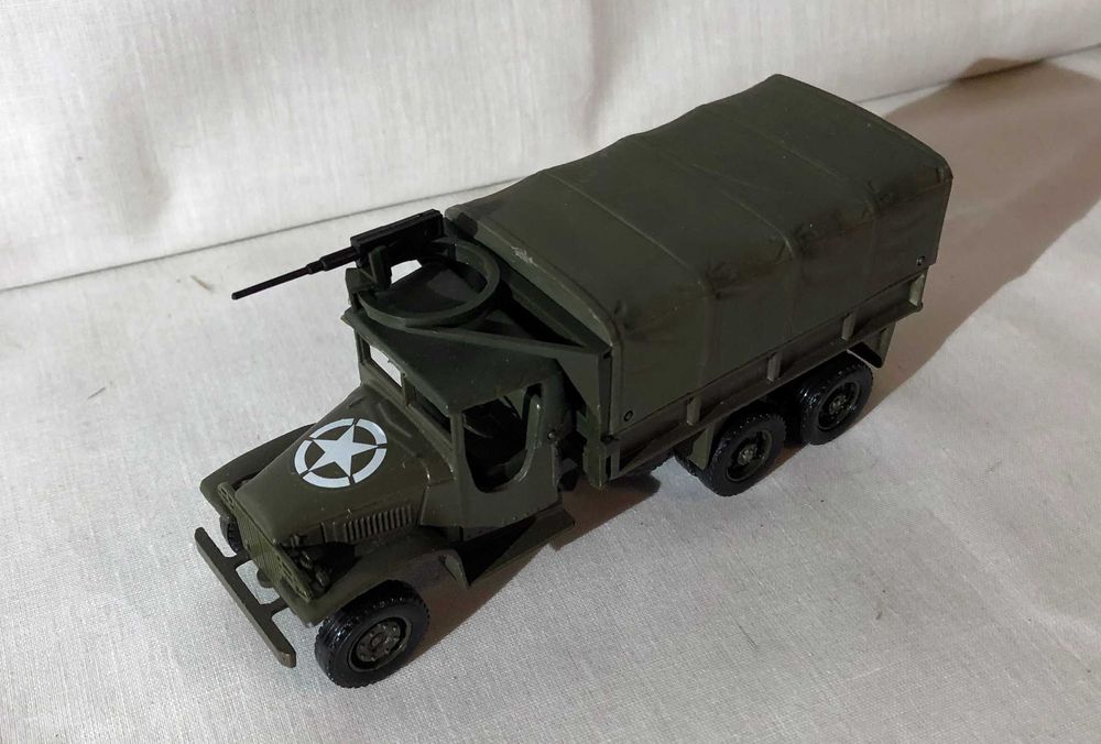 Macheta militara GMC 6x6 USA WW2 Solido metal 1 43 cu cutie