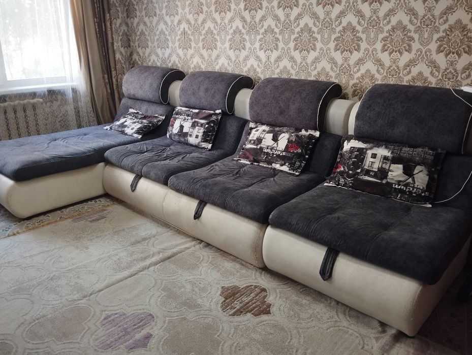 Продаю диван для гостиной