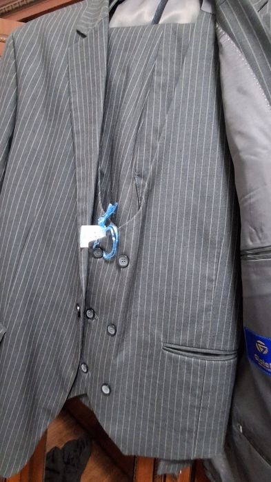 Kostyum shim sotiladi