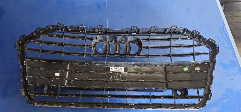 Grila centrala față Audi A6 C8