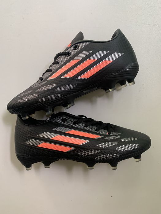 Футбольные бутсы