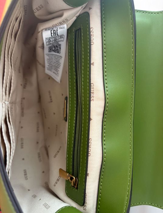 Стилна чанта Guess