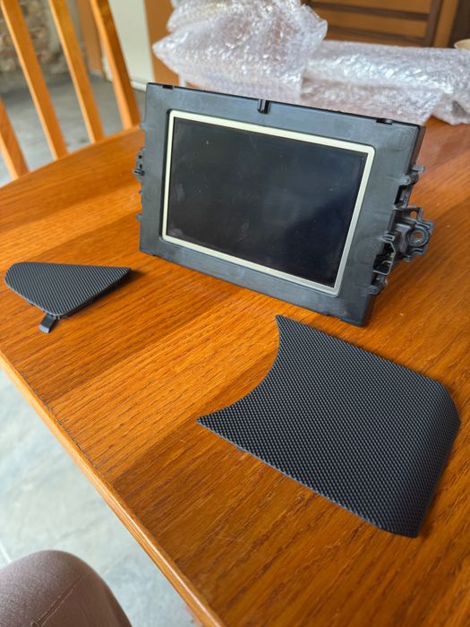 Вградения дисплей за Мерцедес C-class W204