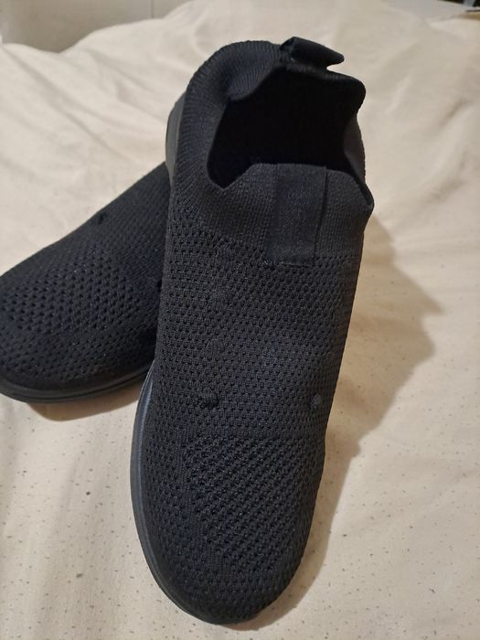 Продам новые летние кросовки-сетка,41,5-42 размер