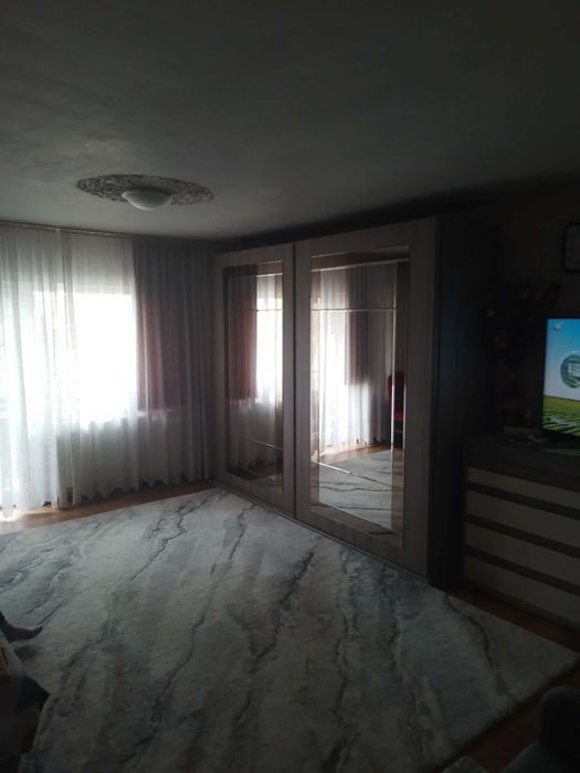 Vind apartament cu 2 camere