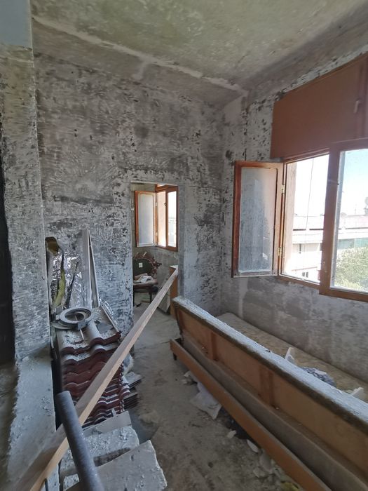Удаляем краску и шпатлевку со стены быстро и качественно !!!