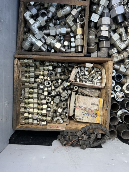 Stoc racorduri, nipluri, fitinguri, conectori metalici NOU