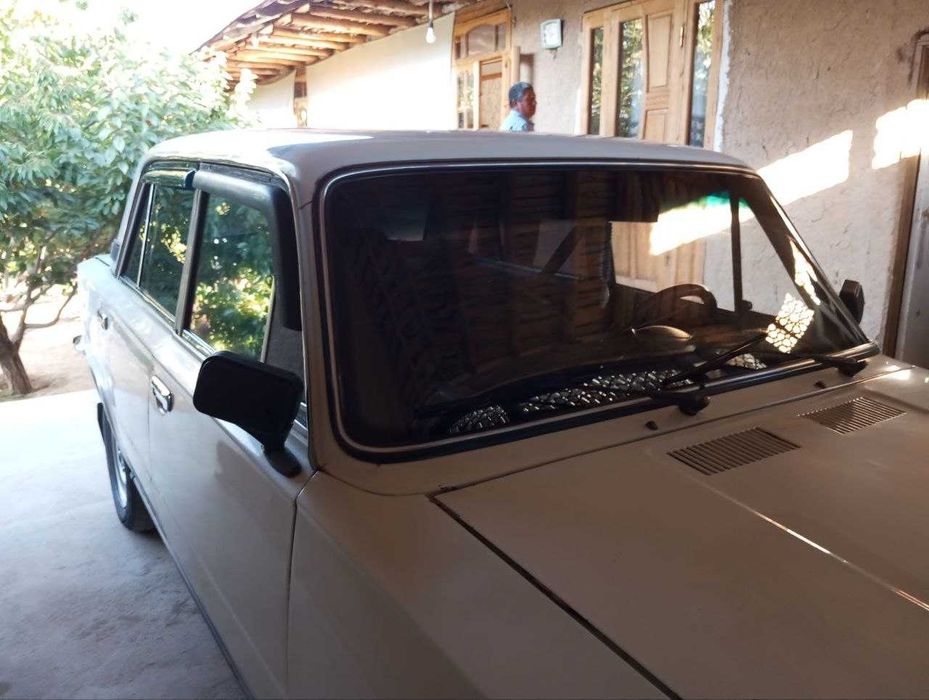 Vaz 2101 sotiladi