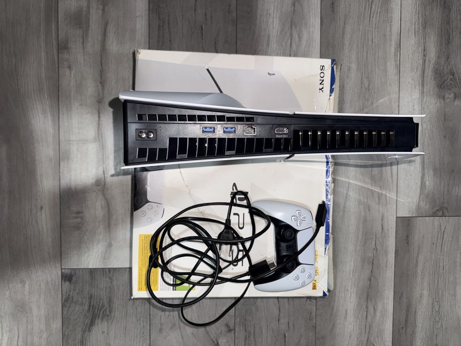 Vand  consola Playstation 5/PS5 slim cu unitate optica disk E chassis
