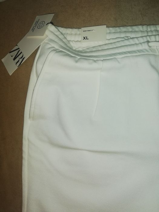 Pantaloni scurți bermude Zara foarte comfortabili