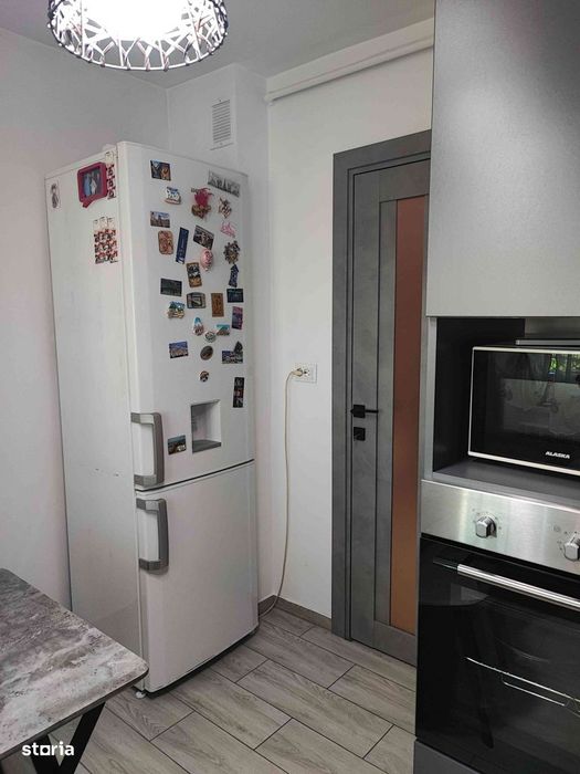 Apartament 3 camere, Eremia Grigorescu, etaj 4/4, bloc cu acoperis