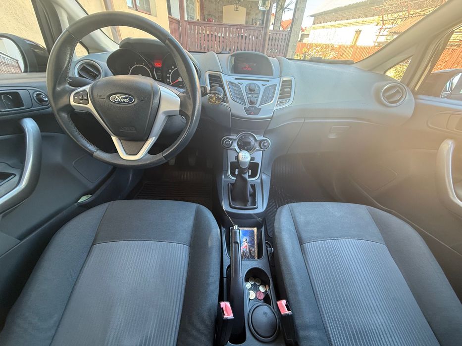 ~ Ford Fiesta 2010 ~ benzina ~ prim proprietar