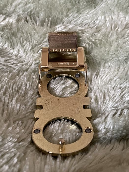 Пряжка salvotore ferragamo