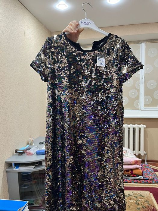 Нарядное Платья для девочек на 11и13 лет