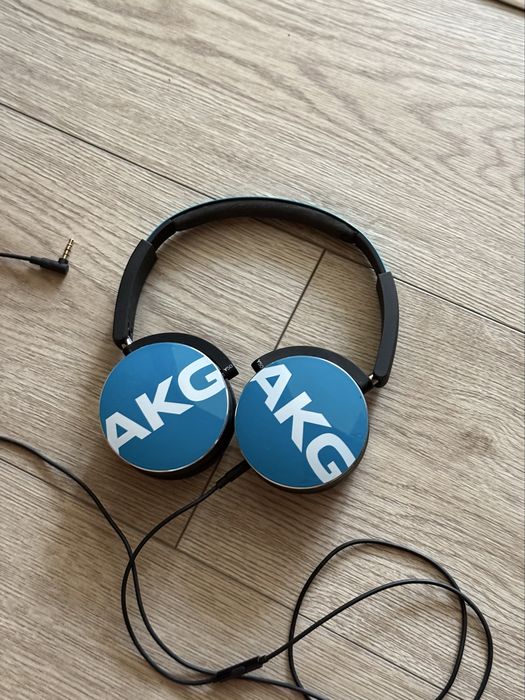 Casti cu fir AKG Y50