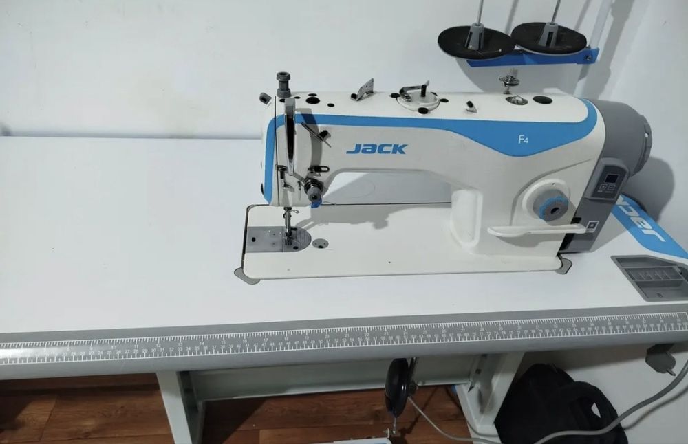 Швейные машины jack F4