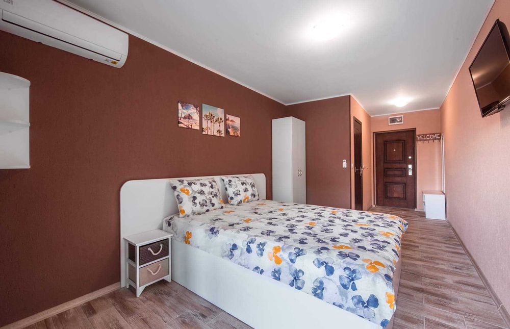 Garsoniere la mare, in Saturn, cazare regim hotelier.