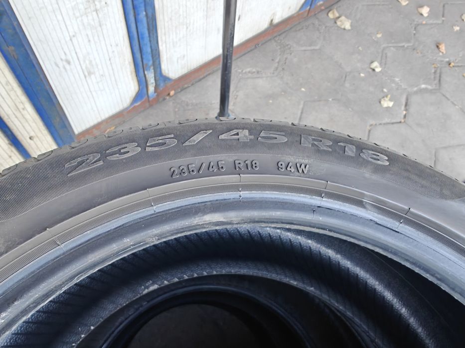 Pirelli Cinturato P7 235/45/18 dot 2020