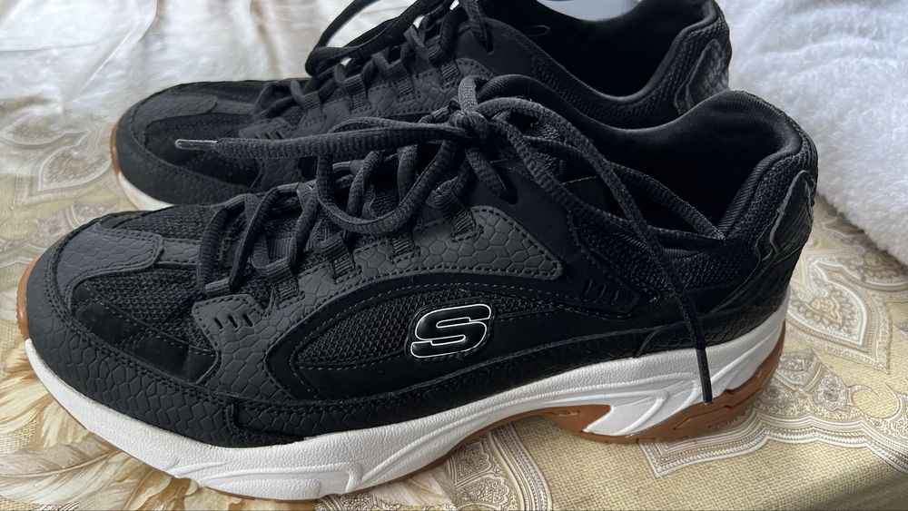 Adidasi Skechers Sport