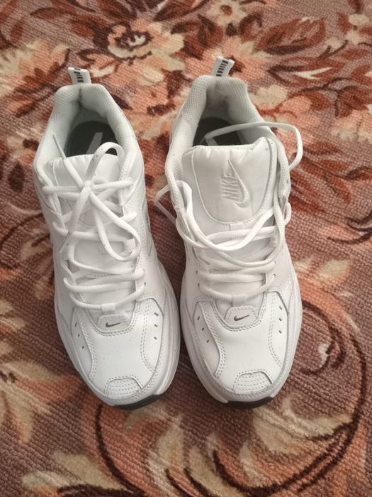 Продам кроссовки