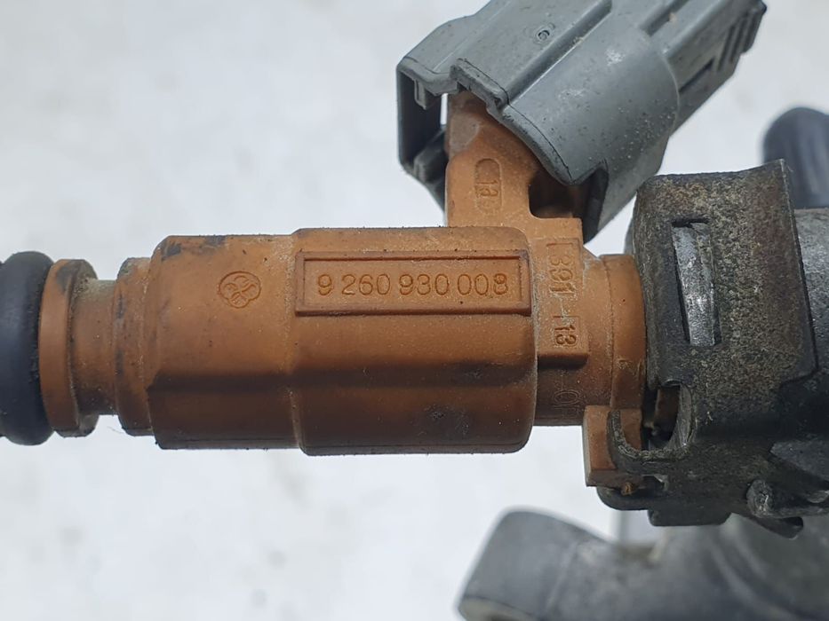 Rampa injectoare cu injectoare 9260930008 0K2A5-13250 1.8 benzina TB