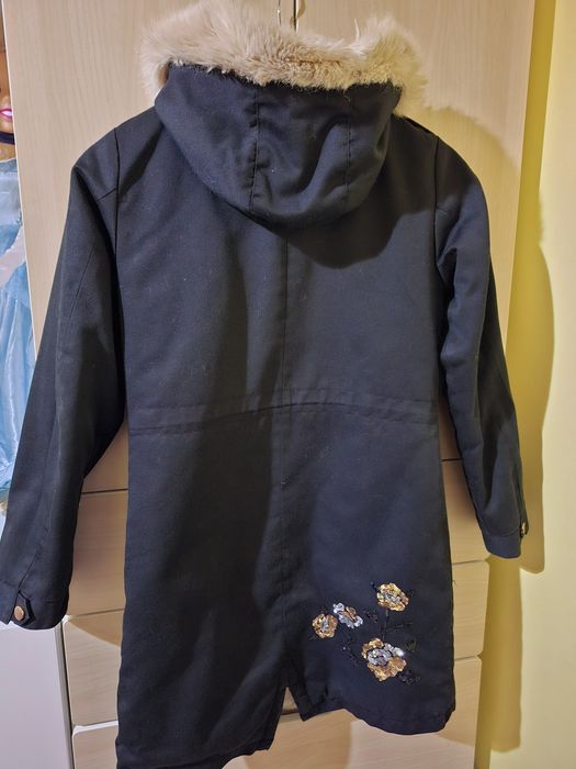 Дълга зимна парка на Guess