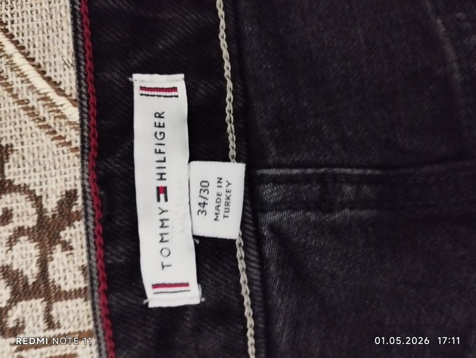 Мужские джинсы черного цвета размер 34/30 TOMMY HILFIGER