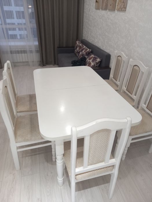 Продается стол с 6 стульями