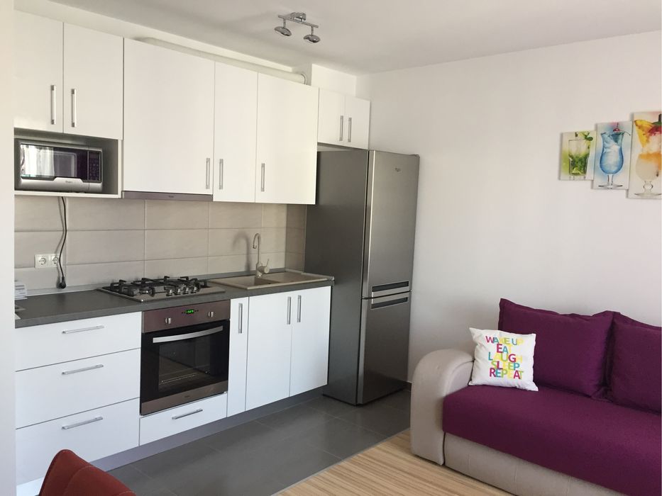 Proprietar, inchiriez apart. 2 cam. tip studio, mall Coresi, Tractorul