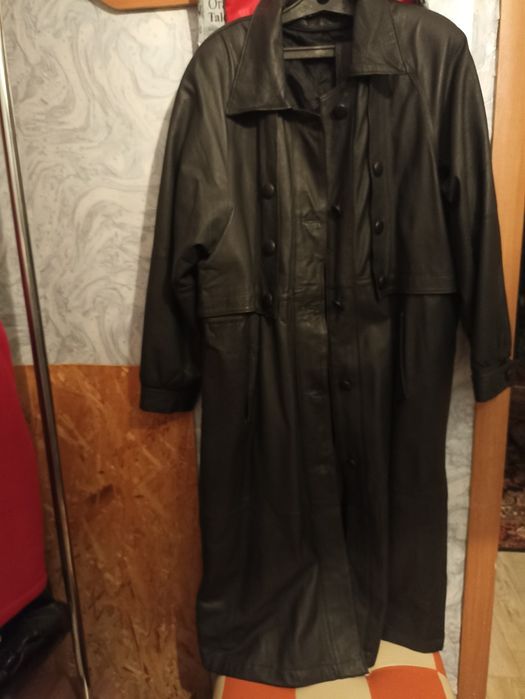 Продам кожаный плащ.