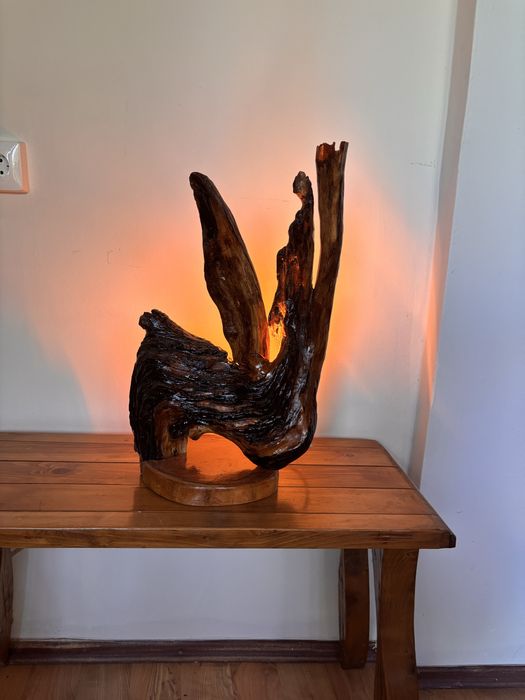 Lampa de living din lemn de soc
