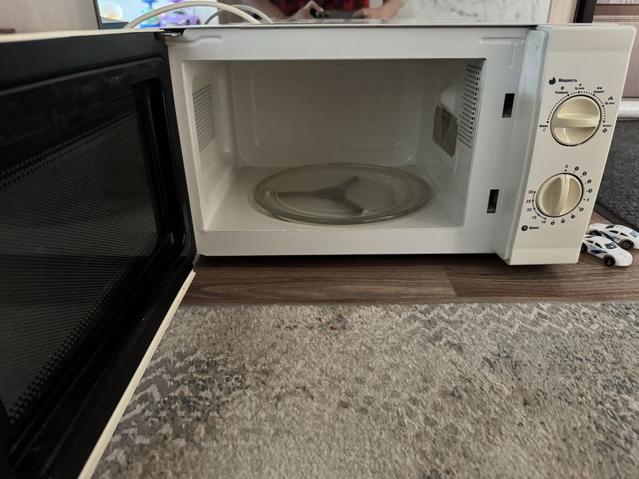 Продам микроволновую печь
